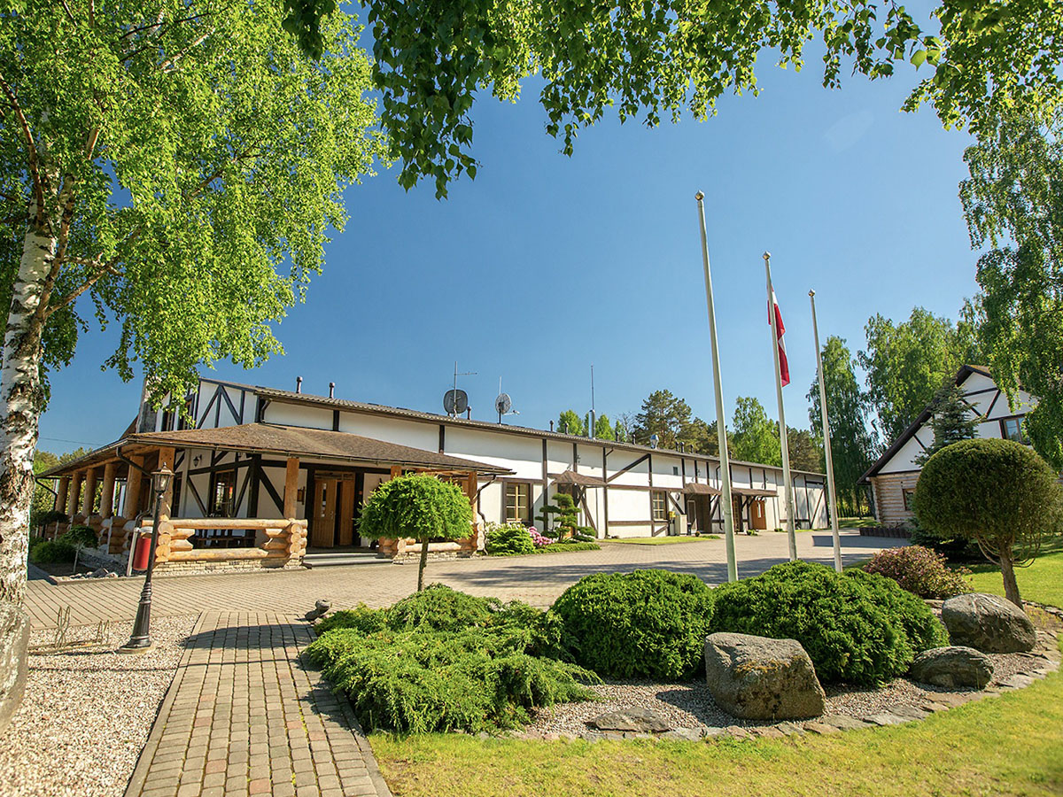 Viesu māja